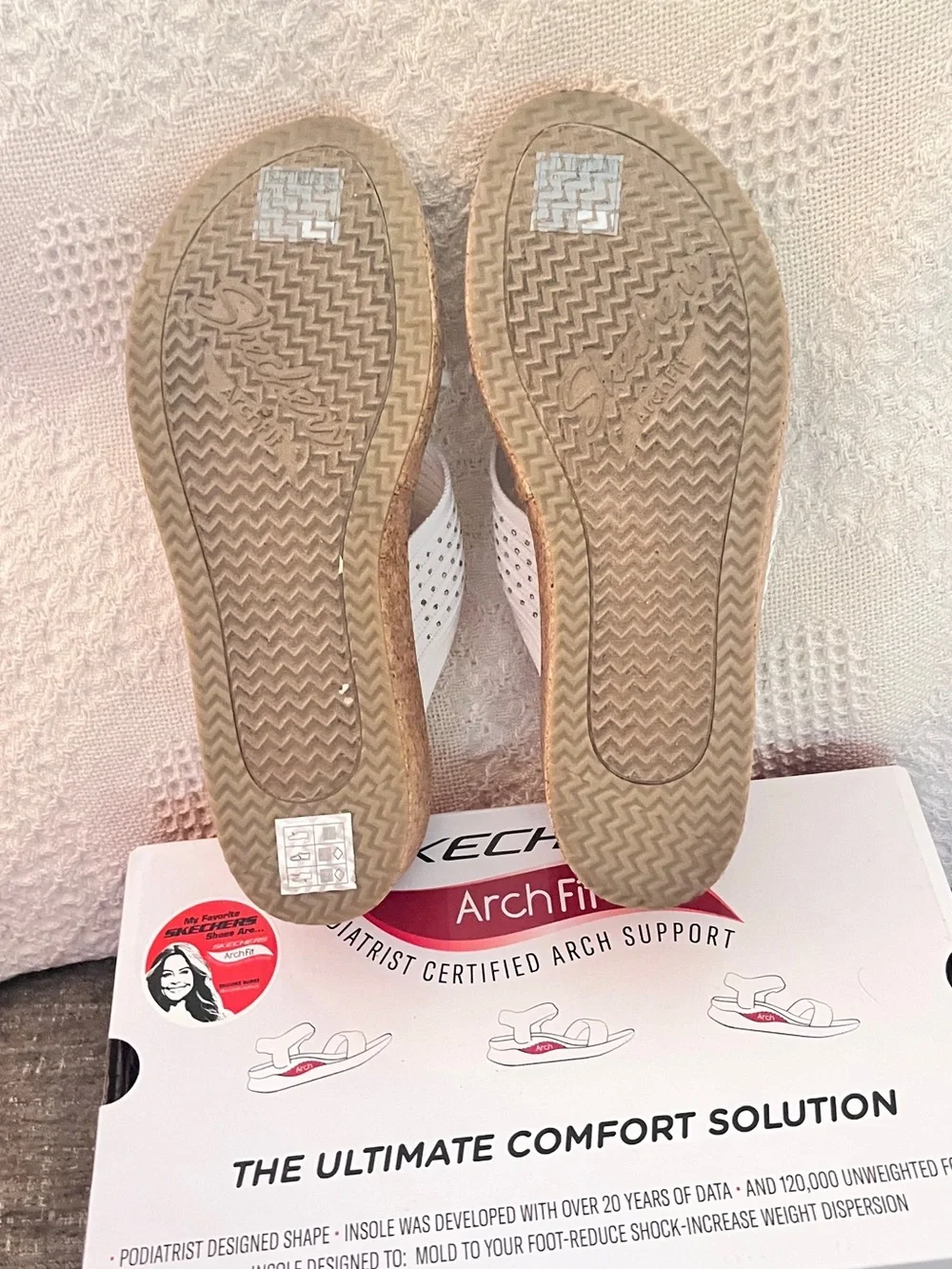 Brand new , in box Sketchers Arch Fit Sandals